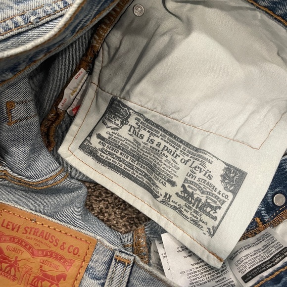 Levi’s 501 cutoff denim shorts - Picture 3 of 4